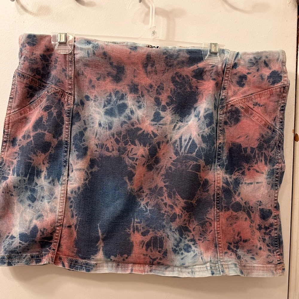 Wild Fable Tie Dye Mini. Size 18